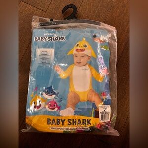 Baby shark‎ costume 6-12 months